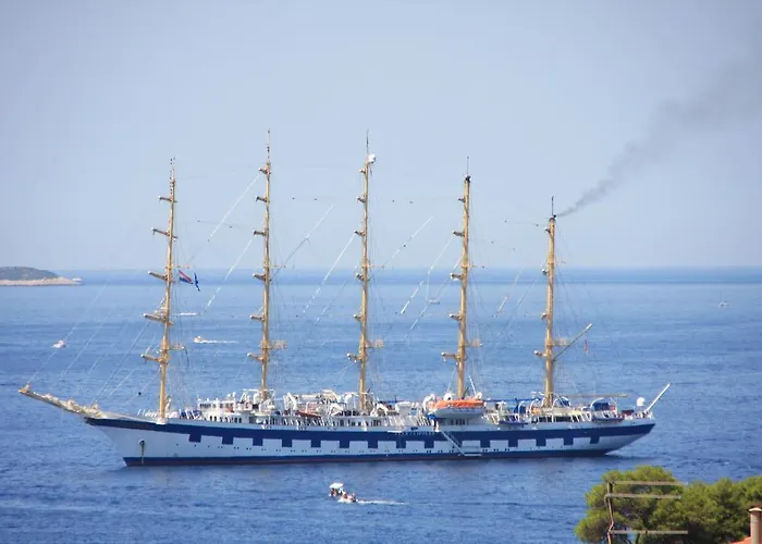 Nikolina 아파트 *