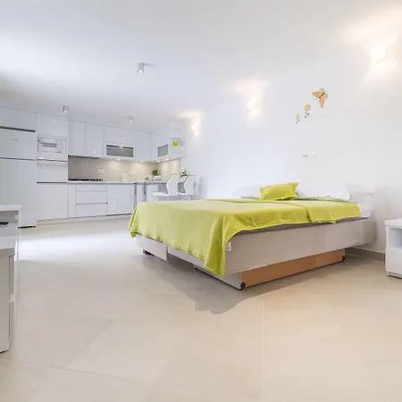 Nikolina Апартаменты