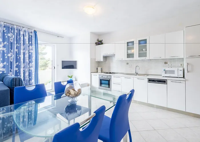 Nikolina Appartement *