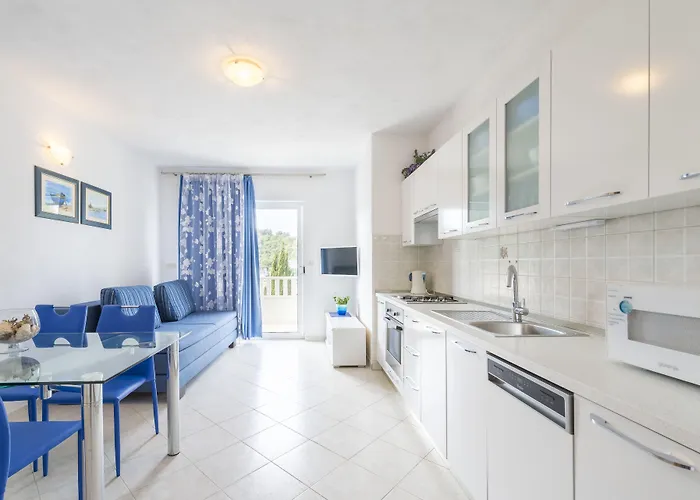 Nikolina Appartement *