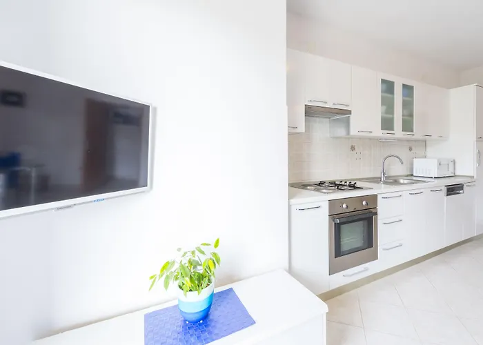 Nikolina * Hvar Town