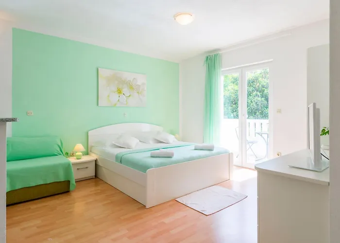 Nikolina * Hvar Town