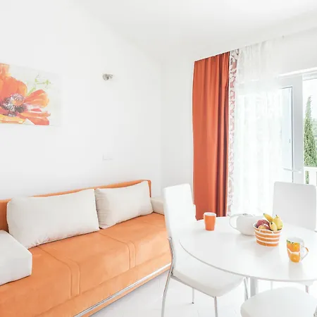 Nikolina Appartement *