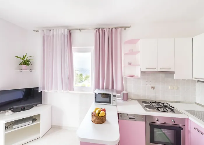 Nikolina * Hvar Town